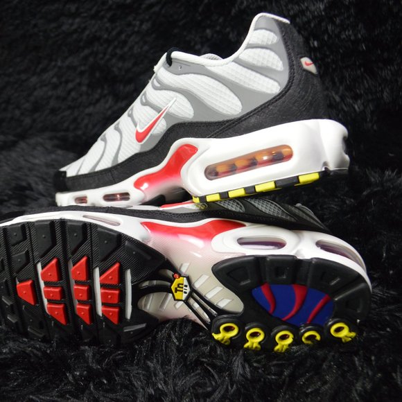 Nike Air Max Plus Photon Dust Grey Red Black Sneakers Shoes DM0032-002 Size 12 - Picture 7 of 9